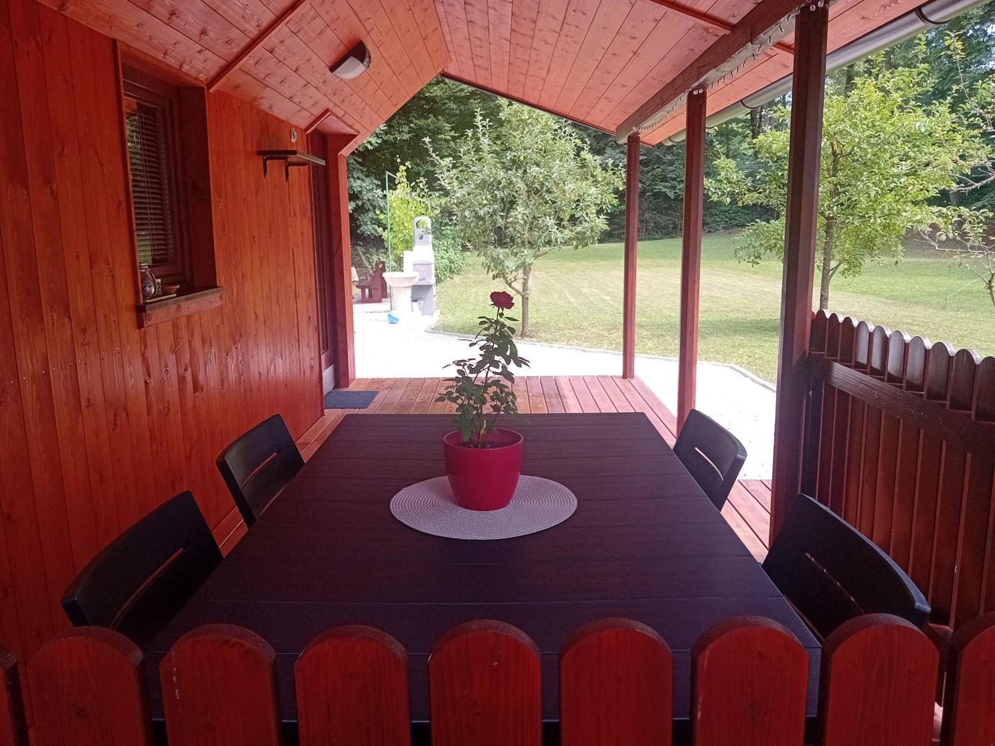 Wooden House Azbe Apartment